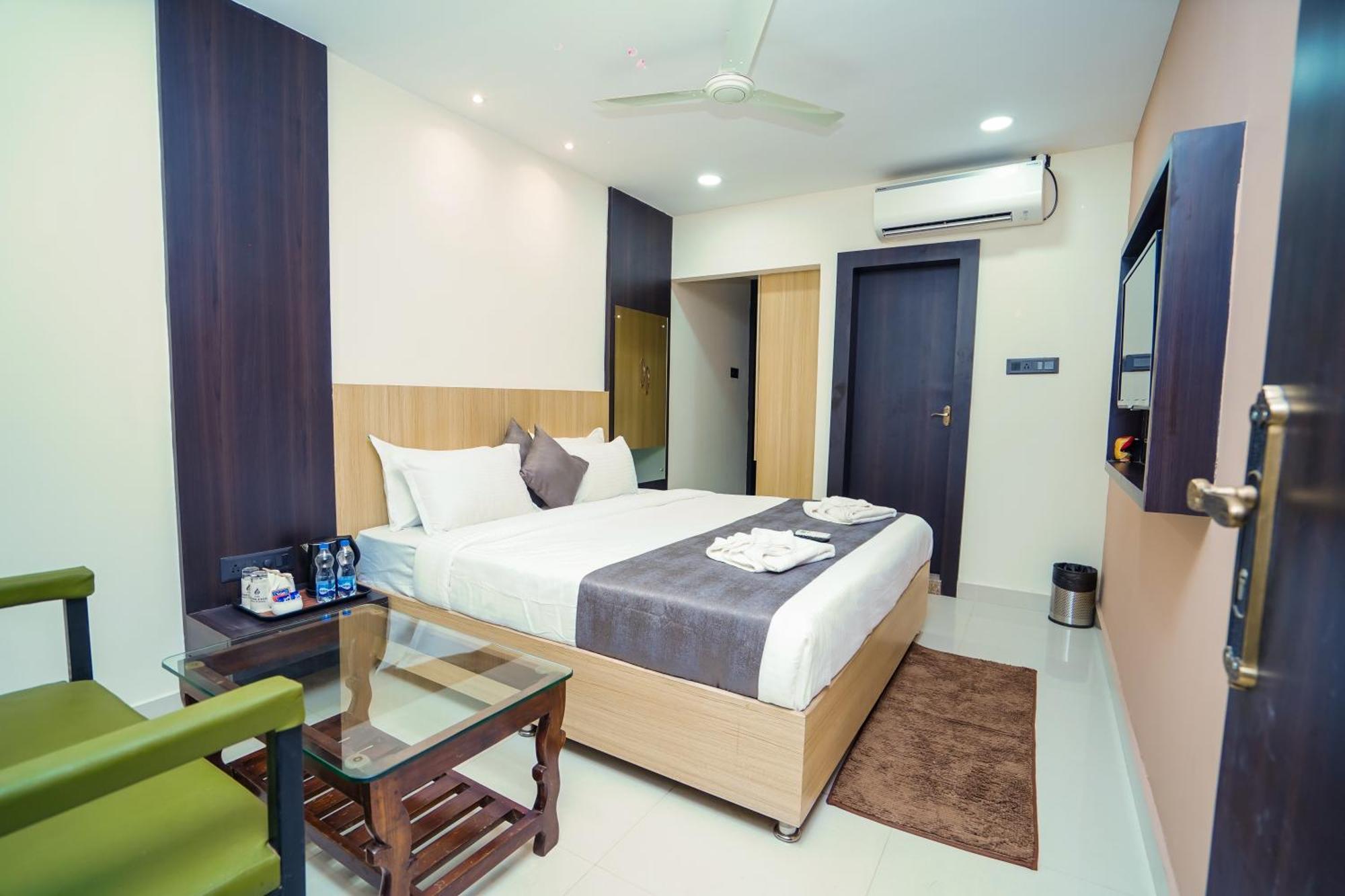 Hotel Middleton Nxt Bhubaneswar Exterior photo